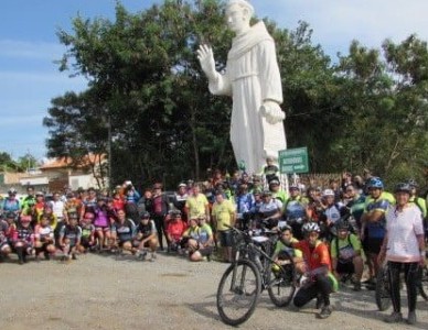 Ciclistas de várias regiões visitam o Santuário